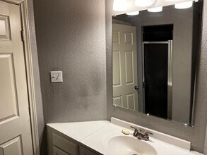 10622 Gaylord Dr in San Antonio, TX - Building Photo - Building Photo