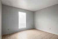 9018 Grannis St photo'