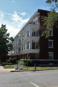 z-051524-Afton Apartments in Kansas City, MO - Foto de edificio - Interior Photo