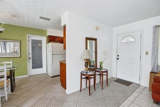 160 NW 34th St in Oakland Park, FL - Building Photo - Building Photo