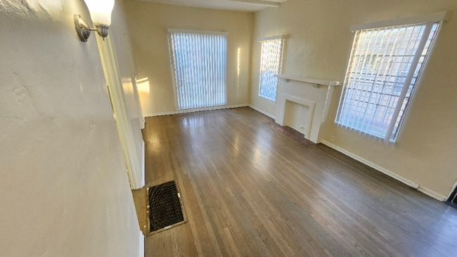 519 N Gardner St in Los Angeles, CA - Foto de edificio - Building Photo