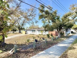 5396 68th Way N in St. Petersburg, FL - Foto de edificio - Building Photo