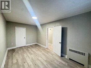 32 Price Ave in Welland, ON - Building Photo - Building Photo