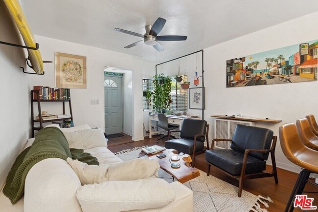 property at 31 S Venice Blvd