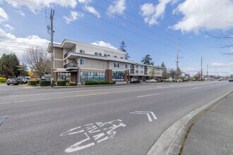 10240 BG Town Centre Village - Residential in Lakewood, WA - Building Photo - Building Photo