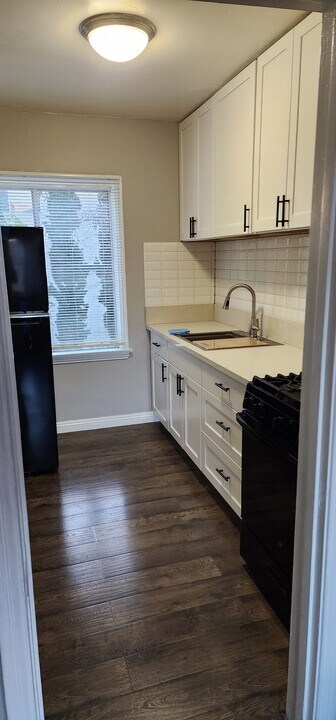 1529 1/2 N Hobart Blvd in Los Angeles, CA - Building Photo
