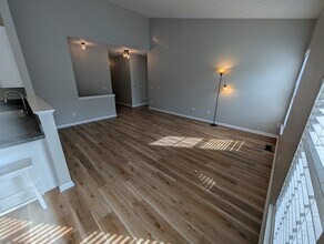 7656 Meadow Brooke Way in Northfield, OH - Building Photo - Building Photo