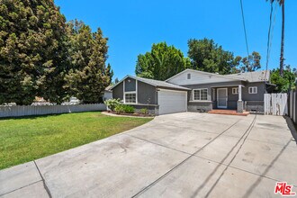 5630 Radford Ave in Los Angeles, CA - Building Photo - Building Photo