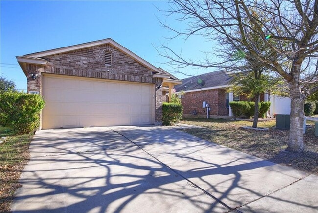 1913 Golden Sunrise Ln in Pflugerville, TX - Building Photo - Building Photo