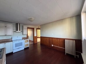 3 Howard St, Unit D in Springvale, ME - Building Photo - Building Photo