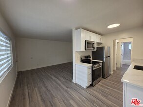 1433 Brockton Ave in Los Angeles, CA - Building Photo - Building Photo