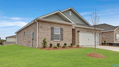 3404 Feldspar Dr SW in Madison, AL - Building Photo - Building Photo