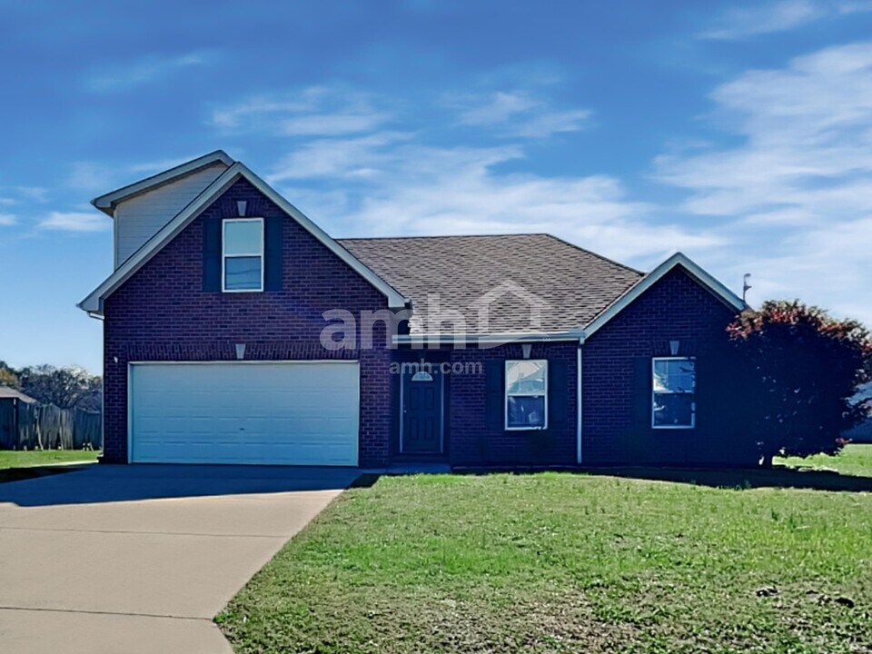 1117 Mantle Way in Murfreesboro, TN - Foto de edificio