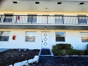 227 Castlewood Dr in North Palm Beach, FL - Building Photo - Building Photo