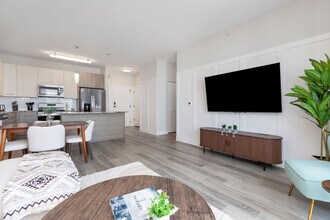 28294 Ferry Rd in Warrenville, IL - Foto de edificio - Building Photo