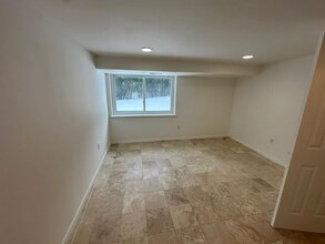 301 Loureiro Ln in Oxon Hill, MD - Building Photo - Building Photo