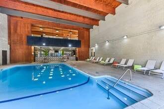 The Tarnhill in Bloomington, MN - Building Photo - Building Photo