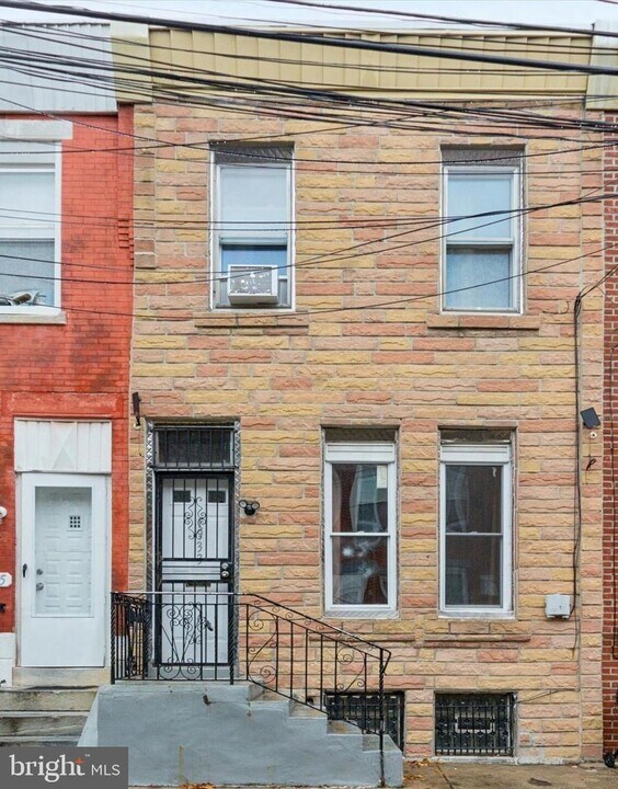 1933 Page St in Philadelphia, PA - Building Photo