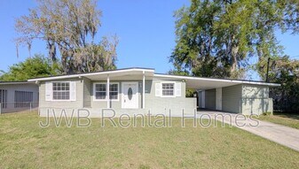 8532 Buckingham Rd in Jacksonville, FL - Building Photo