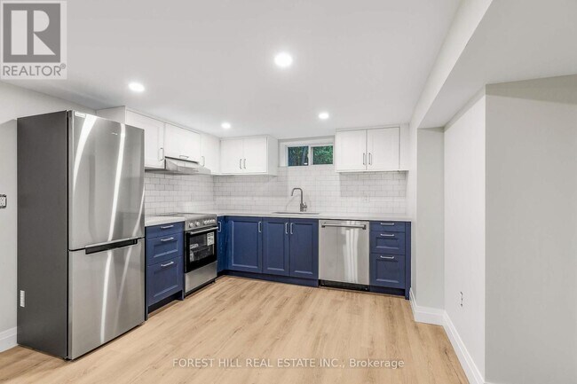 116 Manor Rd E in Toronto, ON - Building Photo - Building Photo