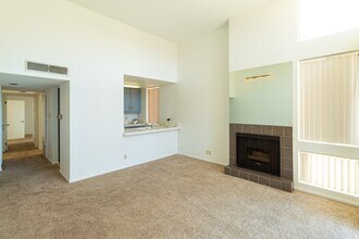 Stunning Modern Luxury 2 Bedroom West LA in Los Angeles, CA - Foto de edificio - Building Photo