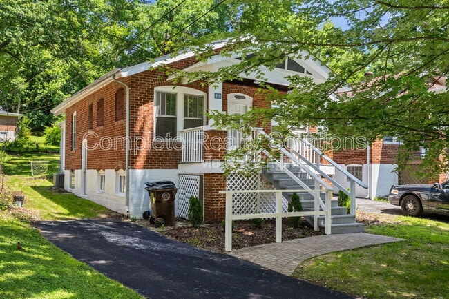 property at 40 S Hartnett Ave