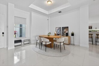 2002 Schooner Ln in Weston, FL - Building Photo - Building Photo