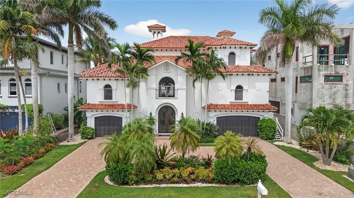 403 Seabee Ave in Naples, FL - Building Photo