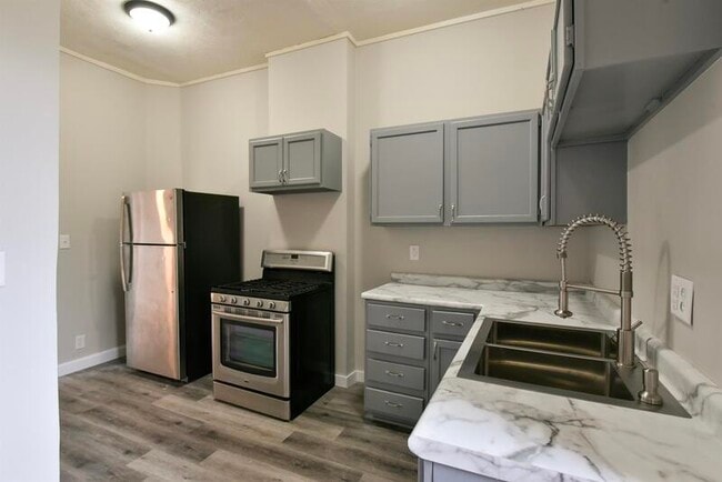 property at 530 S 30th St