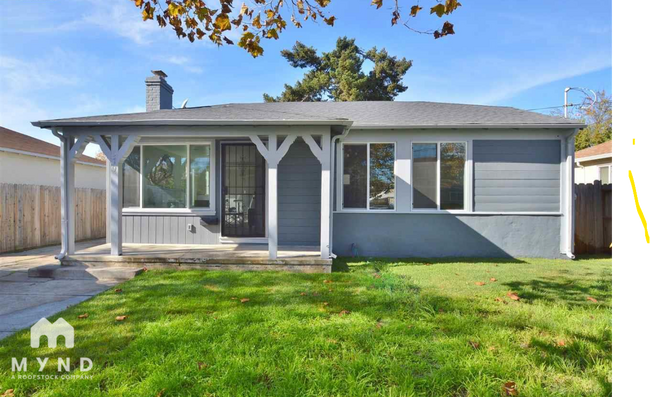 property at 579 El Paseo Dr