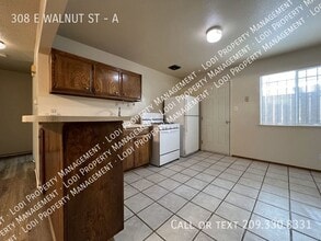 308 E Walnut St in Lodi, CA - Building Photo - Building Photo