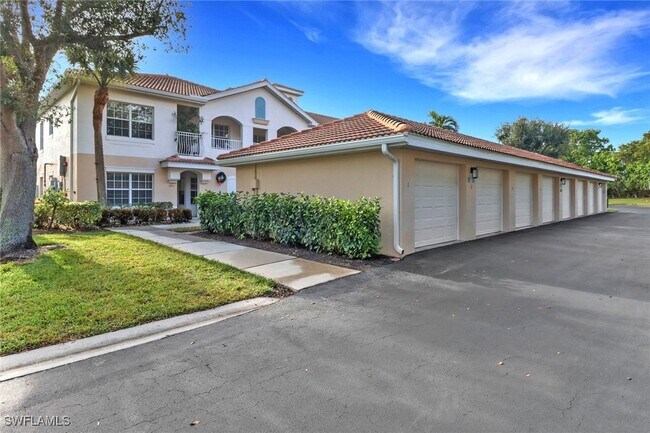 3047 Horizon Ln in Naples, FL - Building Photo - Building Photo