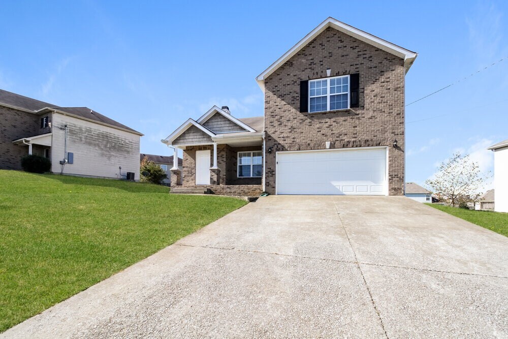 176 Lyndhurst Dr in La Vergne, TN - Building Photo