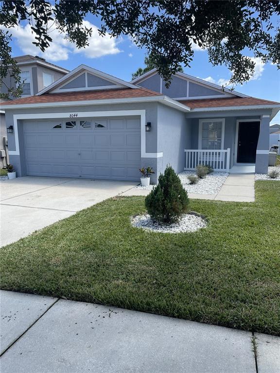 8044 Canterbury Lake Blvd in Tampa, FL - Building Photo - Building Photo