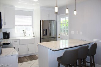 858 97th Ave N in Naples, FL - Building Photo - Building Photo