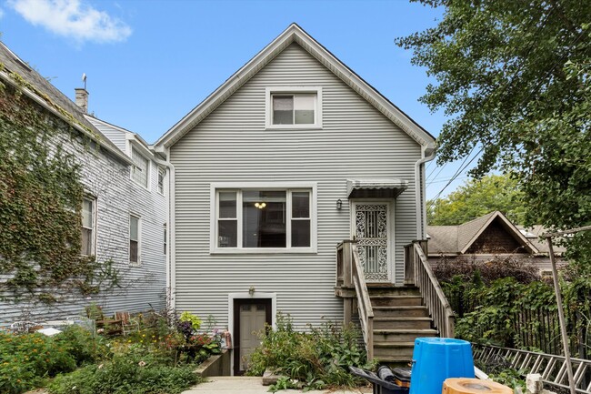 property at 2120 N Whipple St