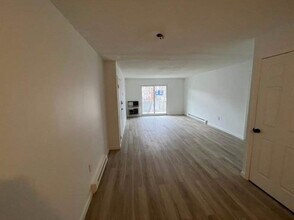 31 Vine St in Weymouth, MA - Building Photo - Building Photo