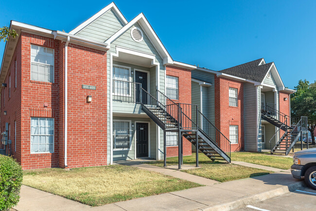 Village Oaks in Waco, TX - Building Photo - Building Photo