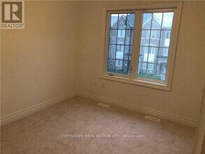45 Brushwood Dr in Brampton, ON - Building Photo - Building Photo
