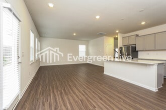 5561 Hydrangea St in Winston-Salem, NC - Building Photo - Building Photo