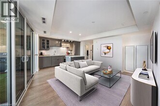 2060 Lakeshore Rd. in Burlington, ON - Building Photo - Building Photo