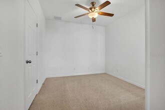 5241 Royal Point Ave in Kissimmee, FL - Building Photo - Building Photo