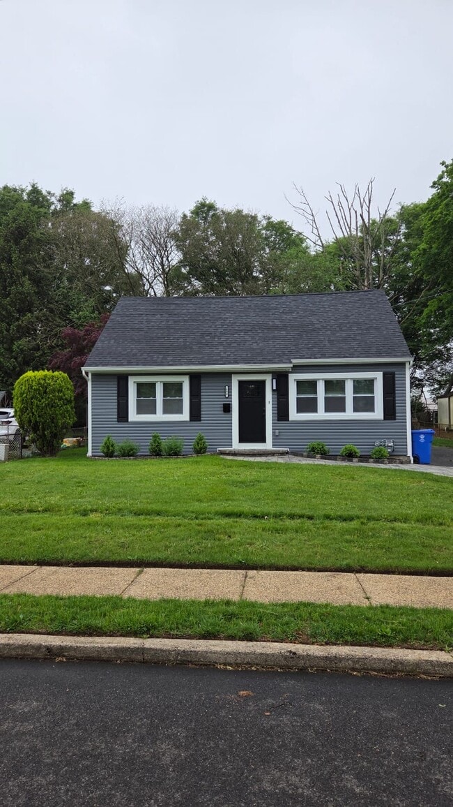 604 Holly Ln in Mount Holly, NJ - Building Photo - Building Photo