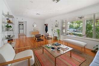 1425 Trillo Ave in Coral Gables, FL - Building Photo - Building Photo