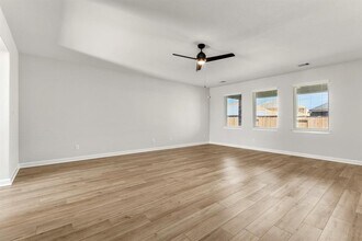 3202 Bolt Rope Dr in Santa Fe, TX - Building Photo - Building Photo