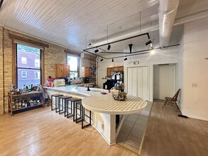 1848 W Henderson St, Unit G01C in Chicago, IL - Building Photo - Building Photo