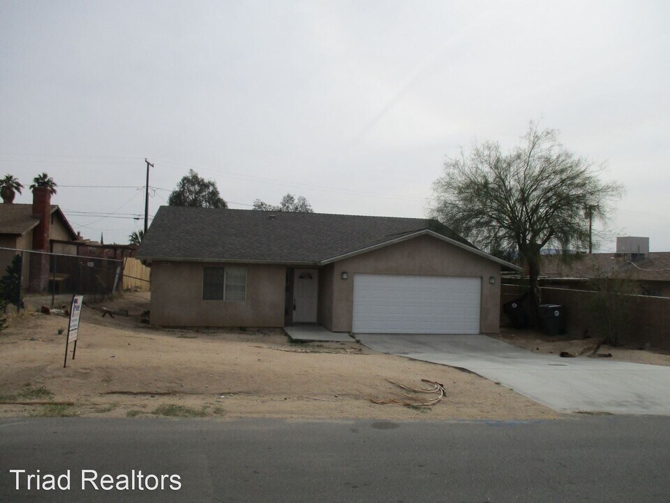 6087 Daisy Ave Photo