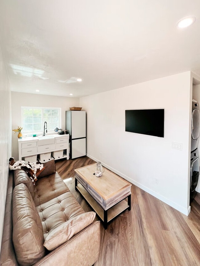 property at 898 Veronica Springs Rd