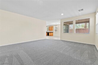 10581 Hamdem Ave in Las Vegas, NV - Building Photo - Building Photo