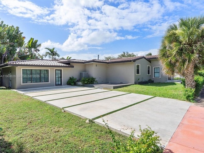 property at 1500 Biarritz Dr